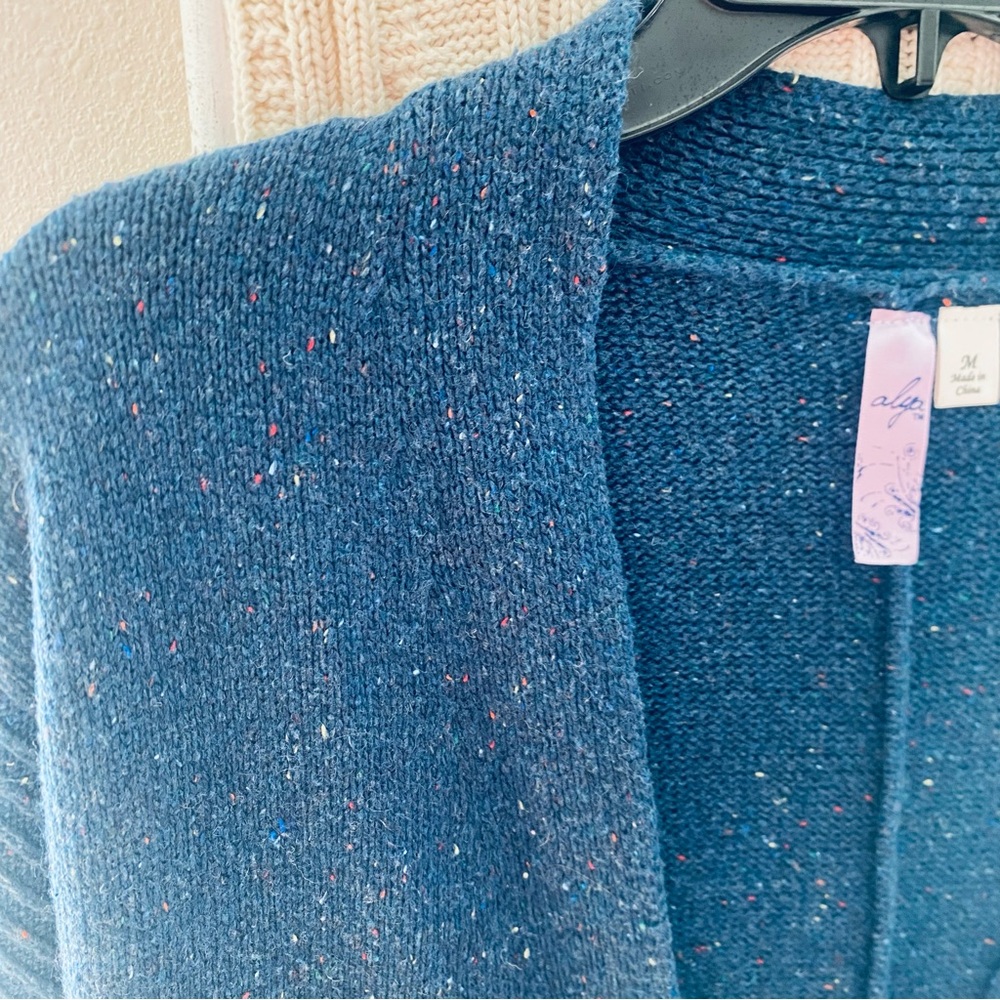 Alya Cardigan - Picture 2 of 7